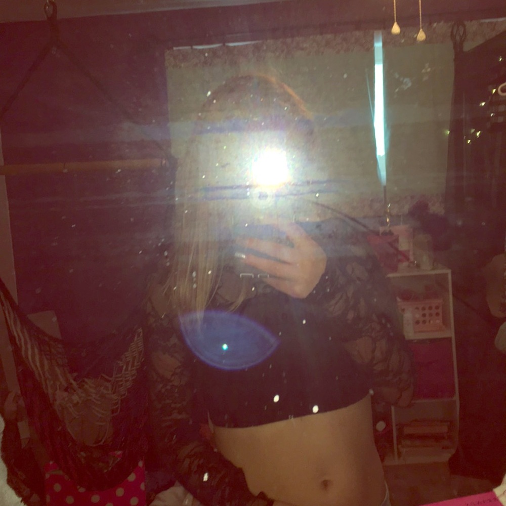 PRICE DROP!!!! 😍black lace top😍worn only once!